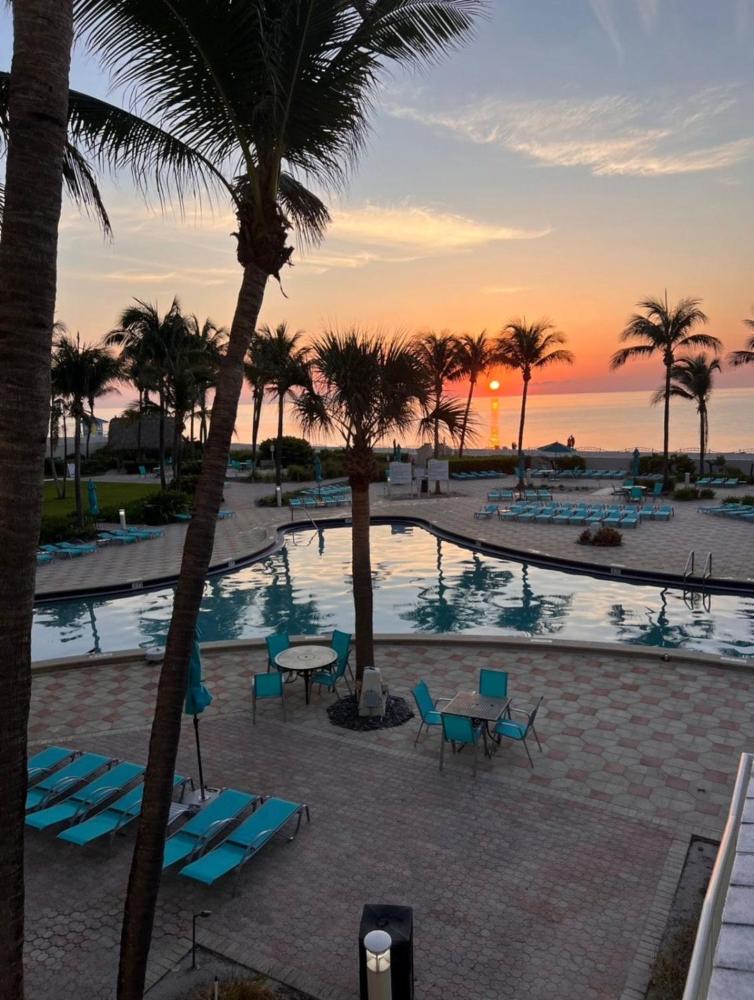 Miami Hollywood Great 2 Bedroom with Garden View 001-22bmar